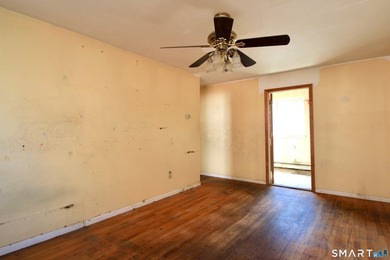 Endless possibilities in this 3 room 1 Bed condo located in East - photo 9