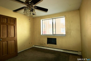 Endless possibilities in this 3 room 1 Bed condo located in East - photo 10