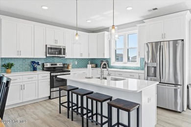 Welcome to **Sun Kissed**, a beautifully furnished 5-bedroom - photo 21