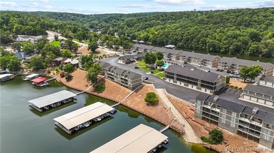 Top floor, vaulted ceiling, panoramic views of Lake of the - photo 30