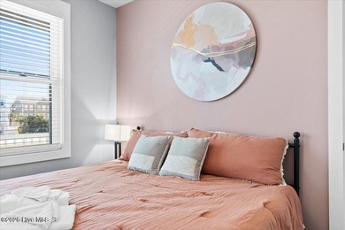 Welcome to **Sun Kissed**, a beautifully furnished 5-bedroom - photo 34