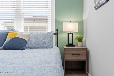 Welcome to **Sun Kissed**, a beautifully furnished 5-bedroom - photo 39