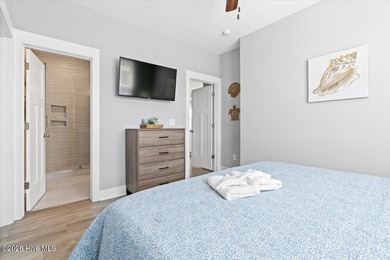 Welcome to **Sun Kissed**, a beautifully furnished 5-bedroom - photo 46