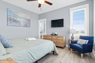 Welcome to **Sun Kissed**, a beautifully furnished 5-bedroom - photo 47