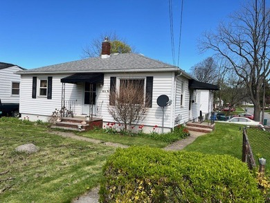 Well-maintained ranch duplex located in a quiet city - photo 1
