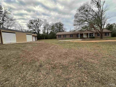 (private lake, pond, coastal) Home For Sale in Cantonment Florida