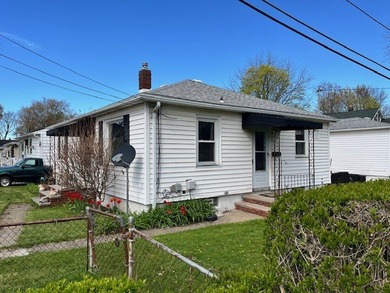 Well-maintained ranch duplex located in a quiet city - photo 2