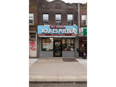 Prime Mixed-Use Investment Opportunity! Well-maintained - photo 1