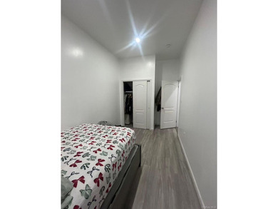 Prime Mixed-Use Investment Opportunity! Well-maintained - photo 2