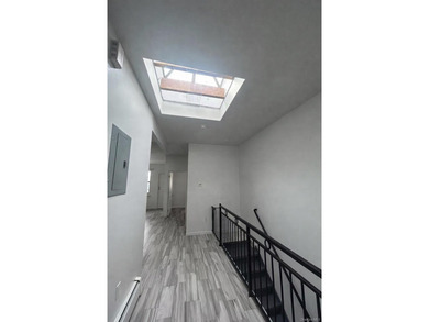 Prime Mixed-Use Investment Opportunity! Well-maintained - photo 5