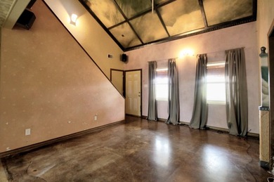Looking for a property where you can live and work in the Texas - photo 5