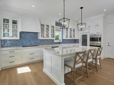 Four blocks to the beach in the heart of Olde Naples, this fully - photo 7