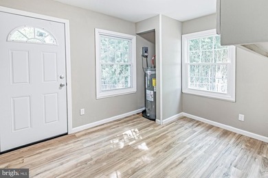 Looking for more home for your money? This beautifully renovated - photo 14