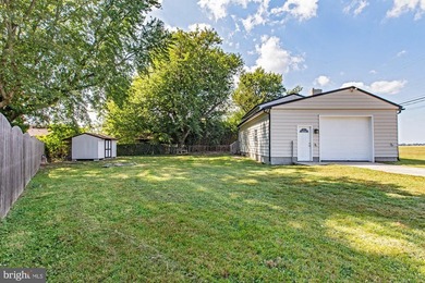 Looking for more home for your money? This beautifully renovated - photo 26