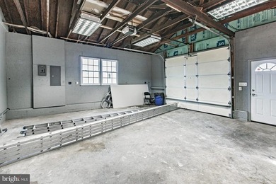 Looking for more home for your money? This beautifully renovated - photo 27
