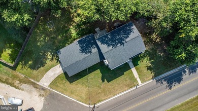 Looking for more home for your money? This beautifully renovated - photo 32