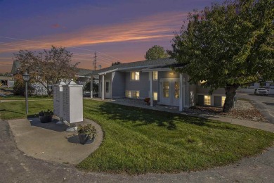 Lake Charlevoix Condo For Sale in Charlevoix Michigan