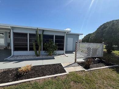 Seller offering FREE LOT RENT FOR 3 MONTHS AND GOLF CART WITH - photo 4