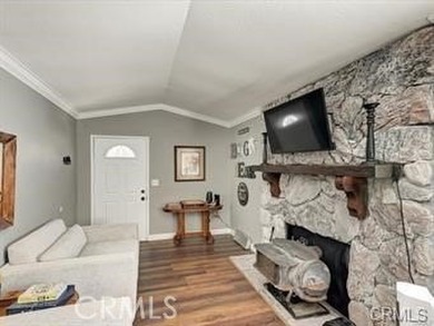 Beautiful Single-Story Mountain getaway in the city of Big Bear - photo 5
