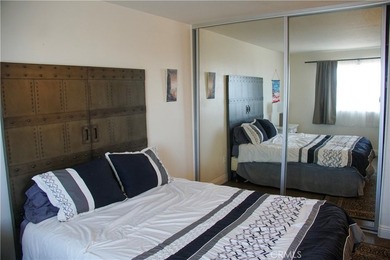 Welcome to this beautiful, spacious end-unit condominium - photo 11