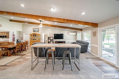 Once a licensed assisted-living home, this one-of-a-kind 4,292 - photo 11
