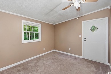 Space, privacy, and an unbeatable location! This 2-3 bedroom - photo 11