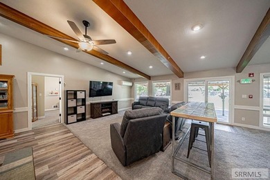 Once a licensed assisted-living home, this one-of-a-kind 4,292 - photo 12