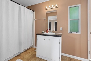 Space, privacy, and an unbeatable location! This 2-3 bedroom - photo 15