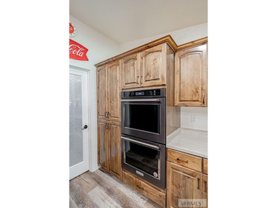 Once a licensed assisted-living home, this one-of-a-kind 4,292 - photo 17