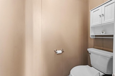 Space, privacy, and an unbeatable location! This 2-3 bedroom - photo 17