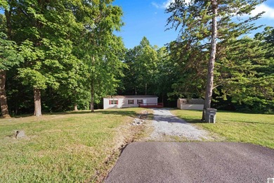 Space, privacy, and an unbeatable location! This 2-3 bedroom - photo 18