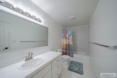 Once a licensed assisted-living home, this one-of-a-kind 4,292 - photo 22