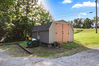 Space, privacy, and an unbeatable location! This 2-3 bedroom - photo 22