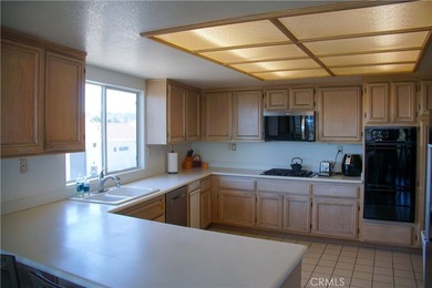 Welcome to this beautiful, spacious end-unit condominium - photo 23