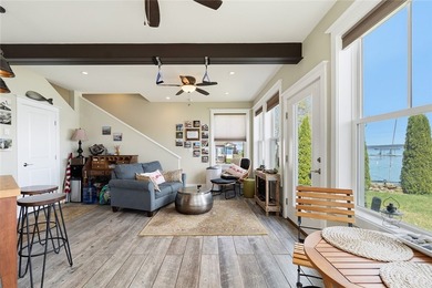 Seneca Lake! On the water! Built in 2016, and still feels brand - photo 8