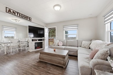 Lake Lowell Home For Sale in Nampa Idaho