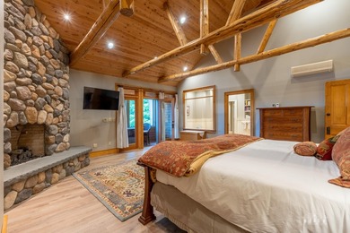 Set along the pristine shores of private Friends Lake in the - photo 49