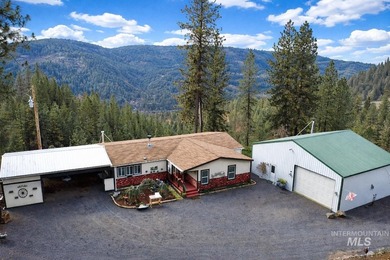 Dworshak Reservoir Home For Sale in Ahsahka Idaho