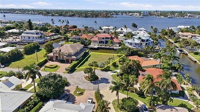 A prime waterfront homesite at the end of a quiet cul-de-sac in - photo 2
