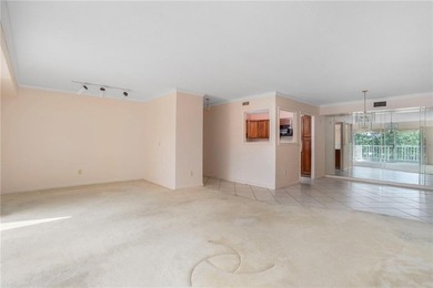 Empty Nesters or 1st time buyers! 2 bedroom, 2 bathroom one - photo 12