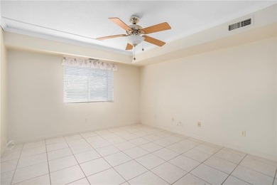 Empty Nesters or 1st time buyers! 2 bedroom, 2 bathroom one - photo 23