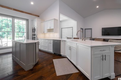 Built in 2019, this one level Lake Barkley waterfront home - photo 13