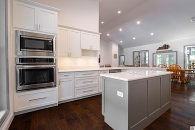 Built in 2019, this one level Lake Barkley waterfront home - photo 14