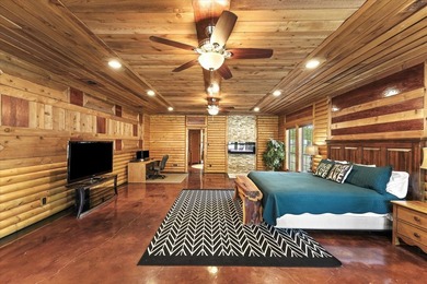 Rustic and Luxury are a wonderfully blended match in this unique - photo 15