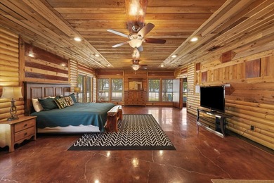 Rustic and Luxury are a wonderfully blended match in this unique - photo 16