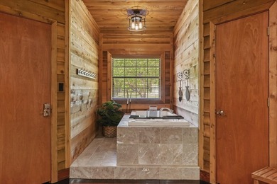 Rustic and Luxury are a wonderfully blended match in this unique - photo 17