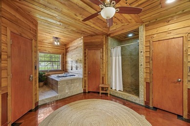 Rustic and Luxury are a wonderfully blended match in this unique - photo 18