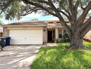 Welcome home to this charming 2-bedroom, 1-bath starter home - photo 1
