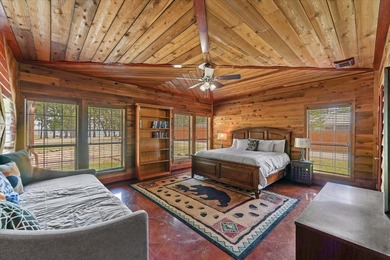 Rustic and Luxury are a wonderfully blended match in this unique - photo 21