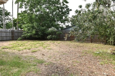 Welcome home to this charming 2-bedroom, 1-bath starter home - photo 3